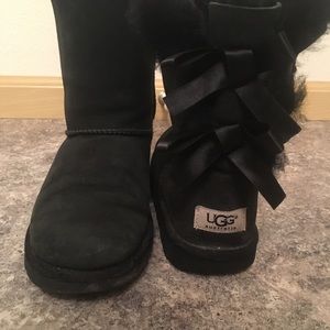 Black bow uggs